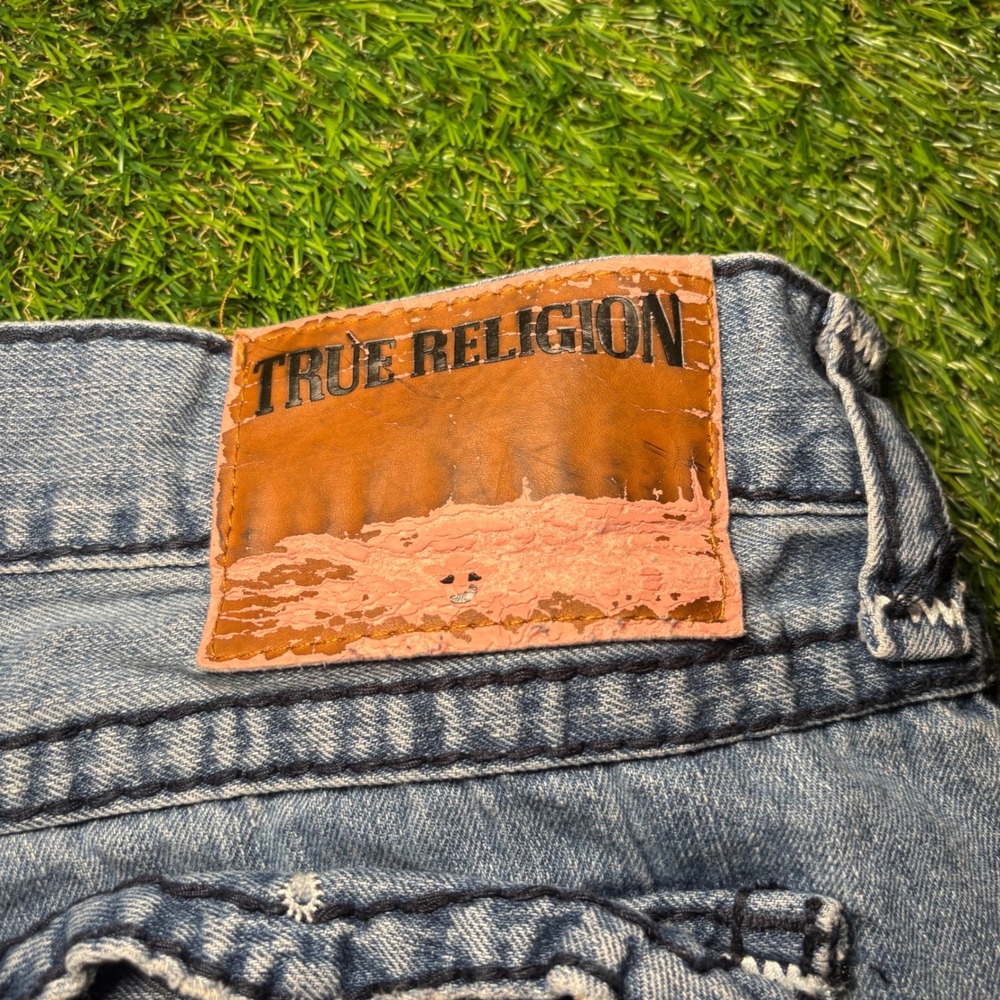 True Religion Mens Distressed Denim Shorts Light Wash Big T Stitch Blue Size 36 - Picture 12 of 15